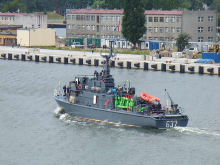 Marynarka Wojenna remontuje sonary na dwóch trałowcach / Portal Stoczniowy