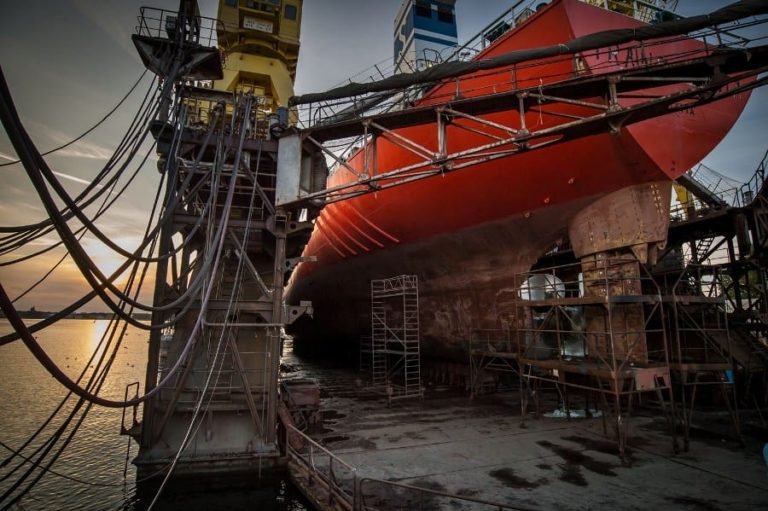 Przemysł stoczniowy / Portal Stoczniowy