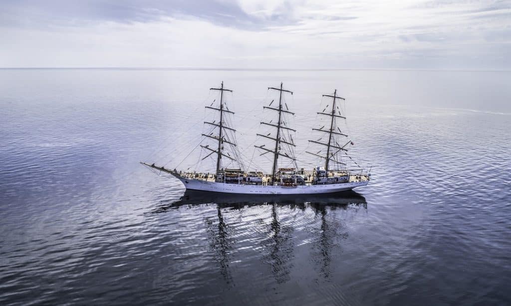 Dar Młodzieży. Fot. Enamor / Portal Stoczniowy