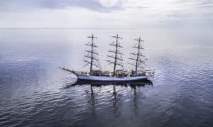 Dar Młodzieży. Fot. Enamor / Portal Stoczniowy