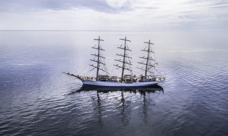 Dar Młodzieży. Fot. Enamor / Portal Stoczniowy