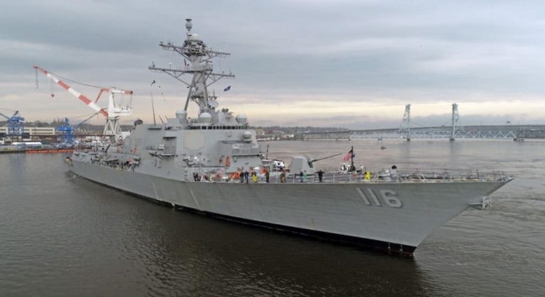 USS Thoms Hudner / Portal Stoczniowy