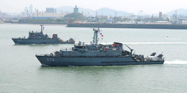 Korea Południowa zwodowała czwarty niszczyciel min typu Yangyang / Portal Stoczniowy