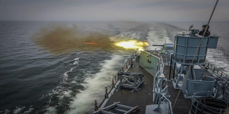 Ćwiczenia Marynarki Wojennej na wodach Zatoki Gdańskiej / Portal Stoczniowy