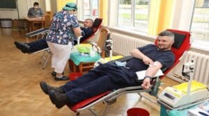 Marynarze z 8. Flotylli Obrony Wybrzeża „SpoKREWnieni Służbą" / Portal Stoczniowy