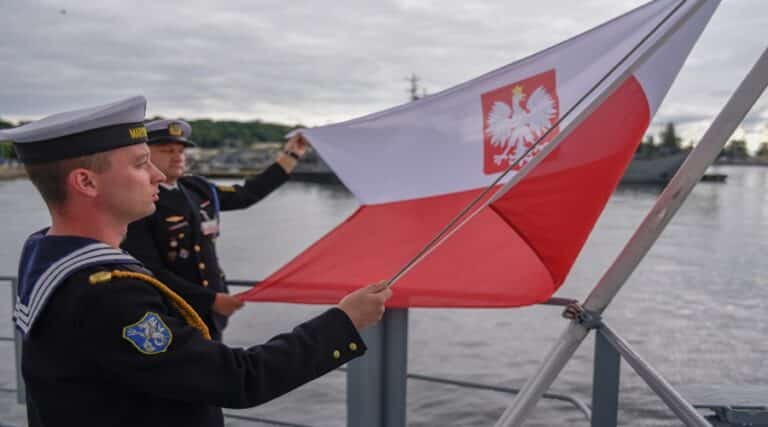 Dzień Flagi RP i Święto Konstytucji 3 Maja / Portal Stoczniowy