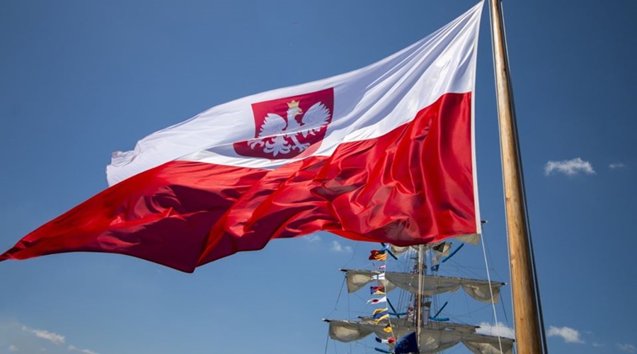 Gróbarczyk: projekt powrotu do polskiej bandery musi zostać odsunięty do czasu