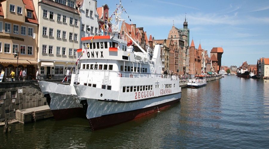 Gdynia: 25 osób zarażonych koronawirusem po imprezie na katamaranie