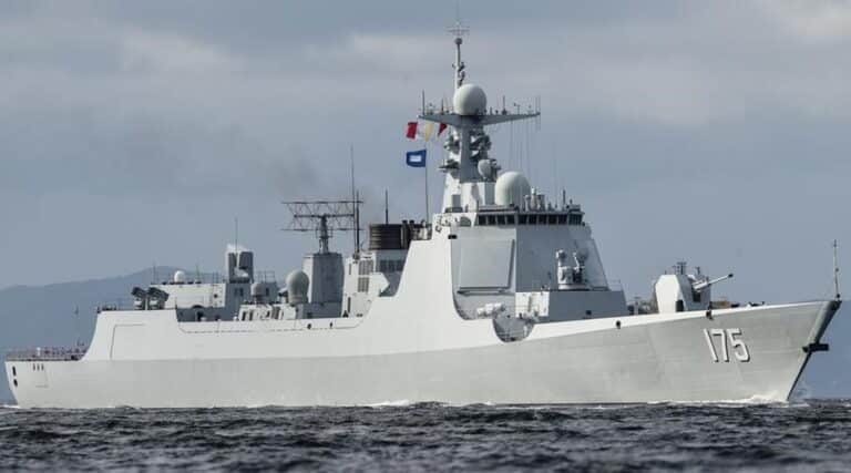 Chiński okręt wojenny zbliżył się do Tajwanu na niewielką odległość / Portal Stoczniowy