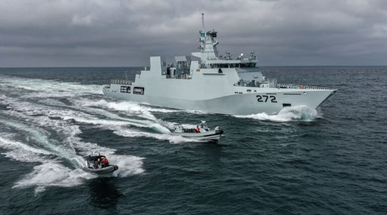 Wcielono do służby drugą pakistańską korwetę typu Damen OPV1900 / Portal Stoczniowy