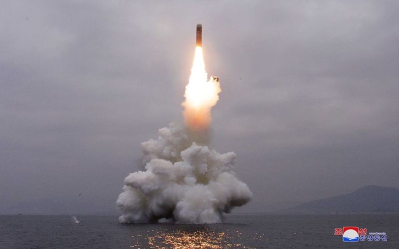 Korea Północna buduje dwa okręty podwodne, w tym jeden zdolny do wystrzeliwania rakiet balistycznych