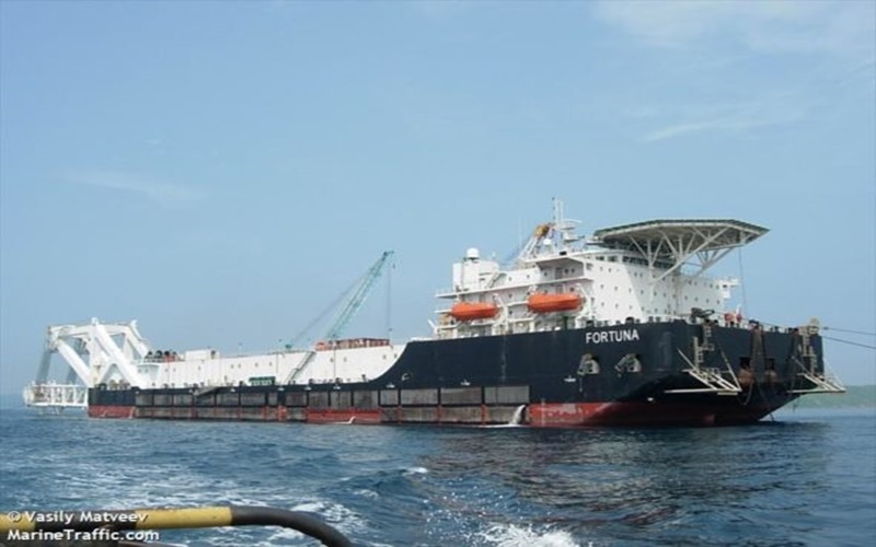 Rosyjska barka układająca gazociąg Nord Stream 2 rozpoczęła prace na wodach duńskich