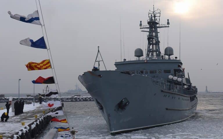 Zimowe szkolenie podchorążych AMW na okręcie ORP Wodnik / Portal Stoczniowy