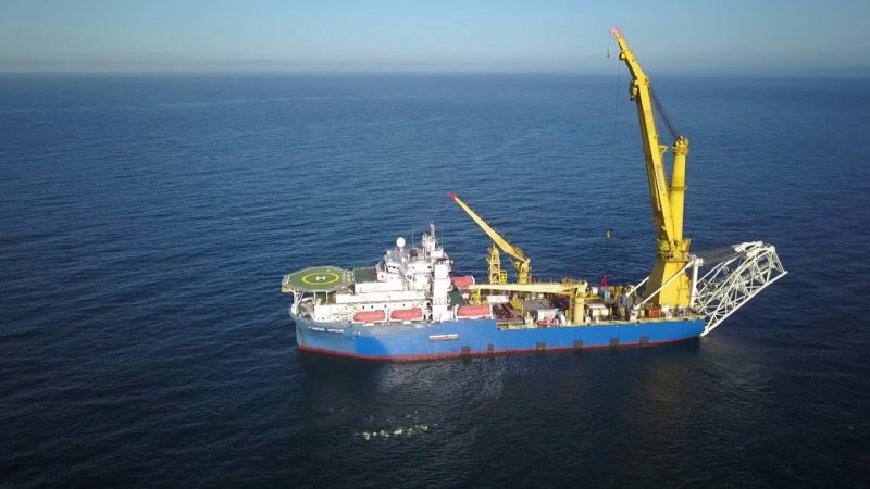 Barka Akademik Czerski płynie w stronę Danii, by budować Nord Stream 2