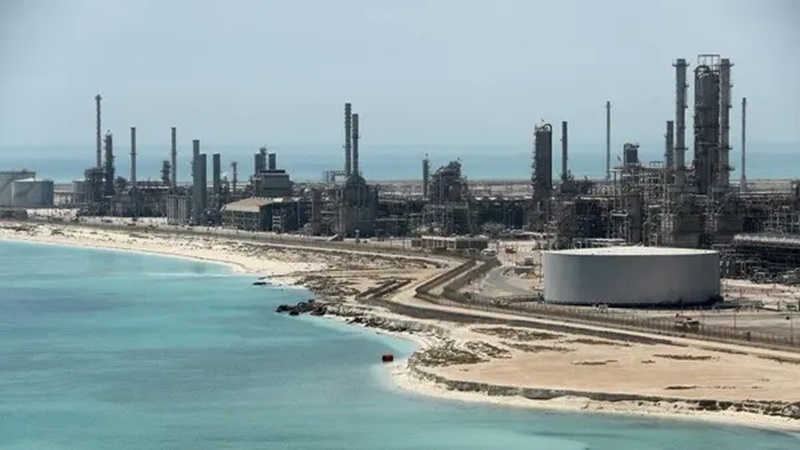 Władze Arabii Saudyjskiej potwierdzają atak na port naftowy Ras Tanura