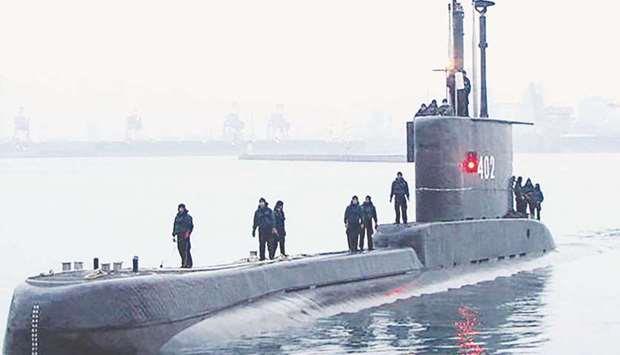 Nikłe nadzieje na uratowanie 53-osobowej załogi indyjskiego okrętu podwodnego