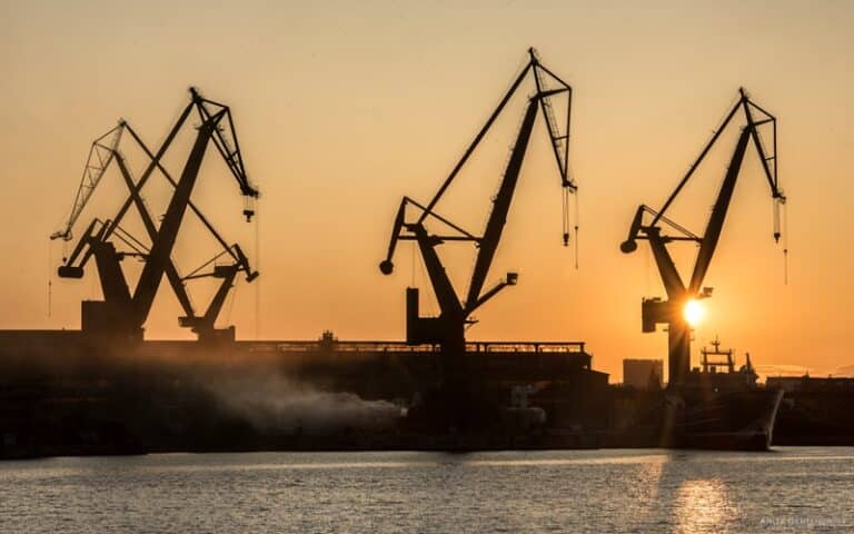 Branża morska szuka pracowników. Potrzebni są fachowcy o różnych specjalizacjach / Portal Stoczniowy