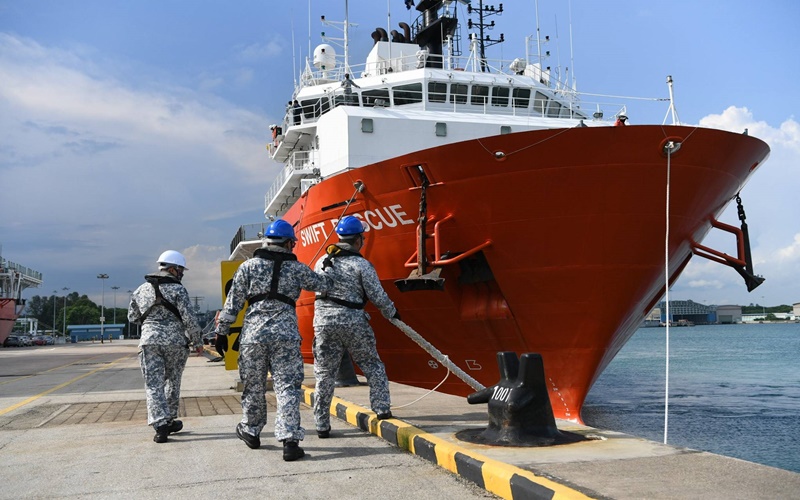 Singapur wysłał okręt ratowniczy, by pomóc w poszukiwaniu indonezyjskiego okrętu podwodnego