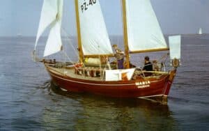 Maria wypływa w 11 letni rejs, reda Świnoujścia, 6.IX.1973_fot.Andrzej_Sokołowski