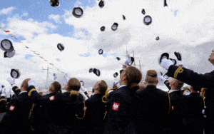 Promocja oficerska na pokładzie ORP Błyskawica / Portal Stoczniowy