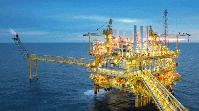 Ropa w USA tanieje o ponad 3 proc. / Portal Stoczniowy