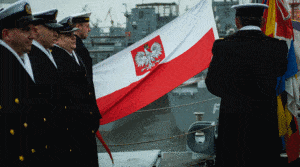 Ostatnie opuszczenie bandery na ORP Czajka / Portal Stoczniowy