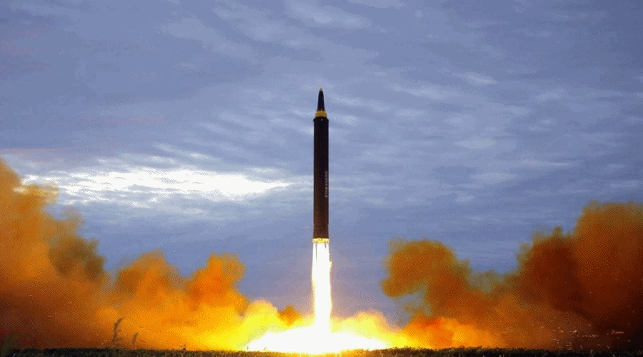 W niedzielę testowano rakietę Hwasong-12