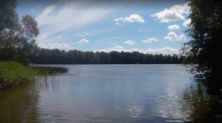 Remont kanału łączącego jezioro Dauby z Jeziorakiem / Portal Stoczniowy