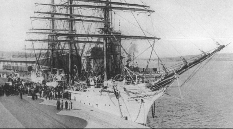 Port Gdynia ma 100 lat. Poznaj niezwykłe losy projektu powstałego z marzeń / Portal Stoczniowy