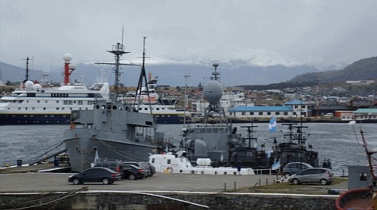 Prezydent Argentyny rozmawiał z władzami Chin i Rosji o przekazaniu baz wojskowych / Portal Stoczniowy