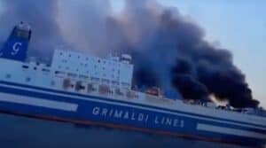 Jedna ofiara śmiertelna pożaru na statku ro-ro / Portal Stoczniowy