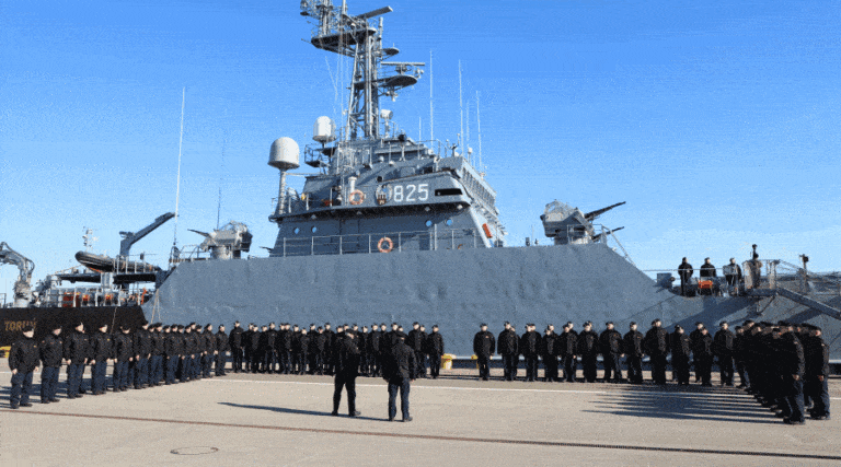 Transport żołnierzy na okrętach 8.FOW / Portal Stoczniowy