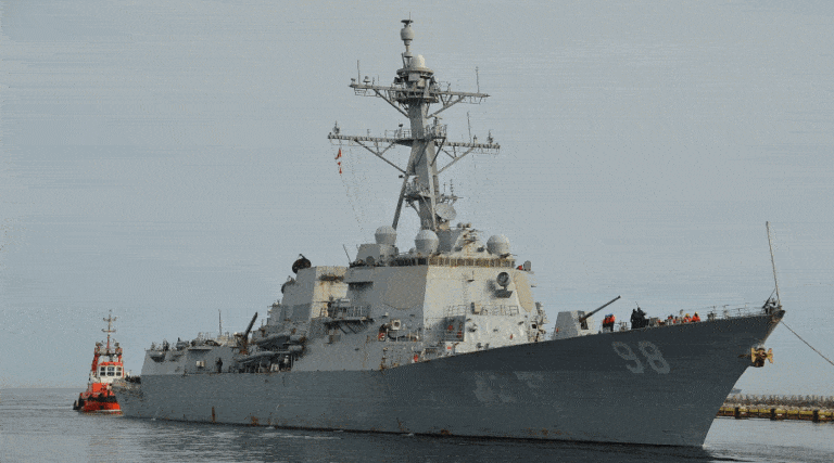 Niszczyciel USS Forrest Sherman zacumował w gdańskim porcie / Portal Stoczniowy