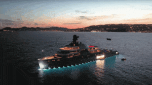 Dwa luksusowe jachty Abramowicza omijają brytyjskie sankcje / Portal Stoczniowy