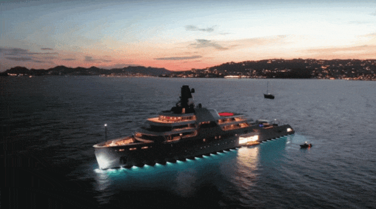 Dwa luksusowe jachty Abramowicza omijają brytyjskie sankcje / Portal Stoczniowy