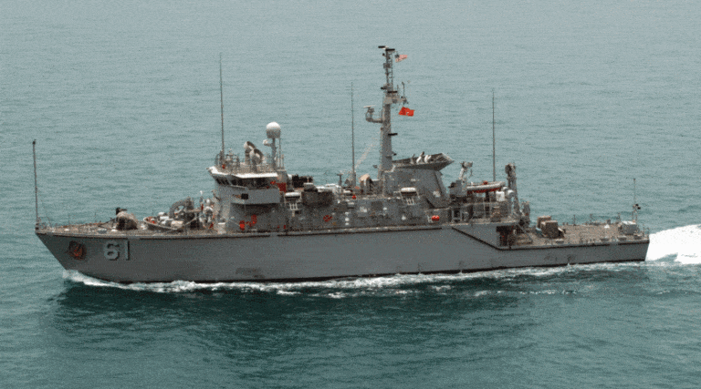 Turecka marynarka wojenna neutralizuje dryfującą minę morską na Morzu Czarnym / Portal Stoczniowy