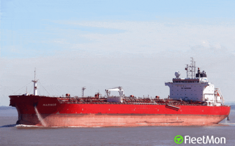 Tankowiec z rosyjską ropą nie może zacumować w porcie w Amsterdamie / Portal Stoczniowy