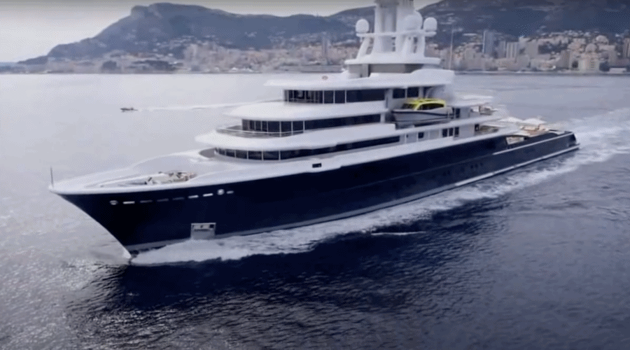 Luksusowy jacht rosyjskiego oligarchy zatrzymany w Hamburgu ￼