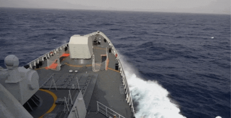 Chiny przeprowadzają bezprecedensowe ćwiczenia wojskowe w Cieśninie Tajwańskiej / Portal Stoczniowy