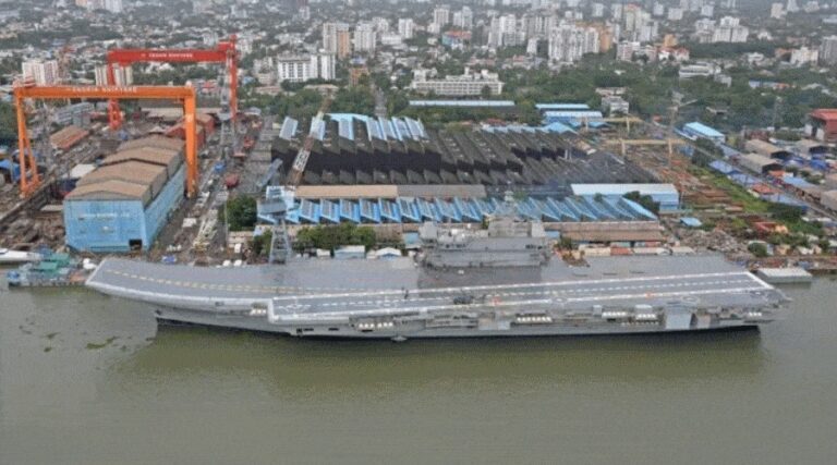 Marynarka Wojenna Indii wprowadziła do linii rodzimy lotniskowiec INS Vikrant / Portal Stoczniowy