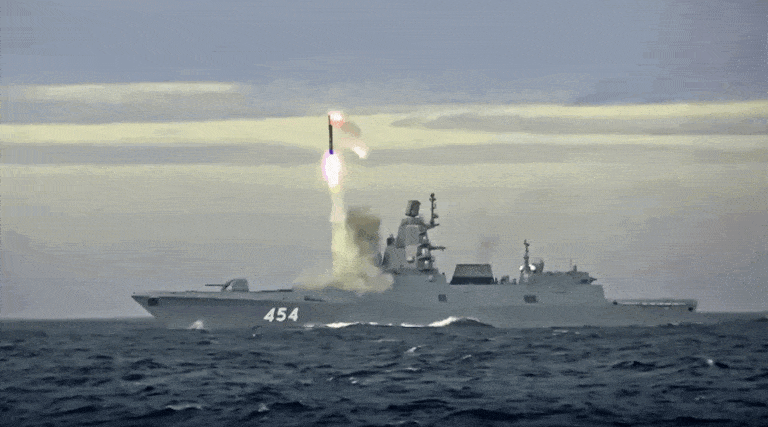 Rosyjski dyktator rozmieszcza na Atlantyku fregatę z pociskami hipersonicznymi Cyrkon / Portal Stoczniowy