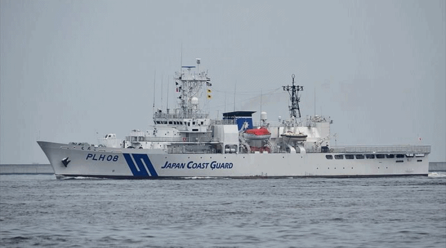 Japoński patrolowiec osiada na mieliźnie u wybrzeży Niigaty