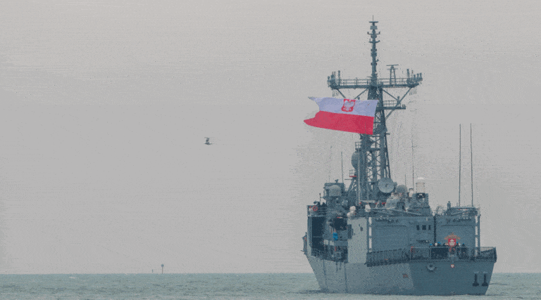 Pożegnanie fregaty rakietowej ORP Gen. T. Kościuszko / Portal Stoczniowy