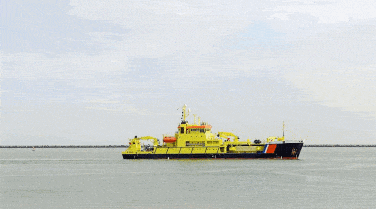 Rosyjski statek złapany na nielegalnym mapowaniu farmy wiatrowej / Portal Stoczniowy