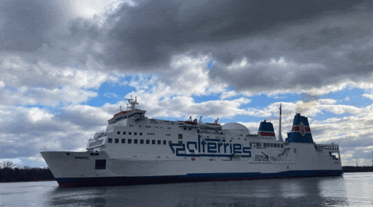 Przegląd promowy: Prom Wawel i zmiana flagi na Viking Line / Portal Stoczniowy