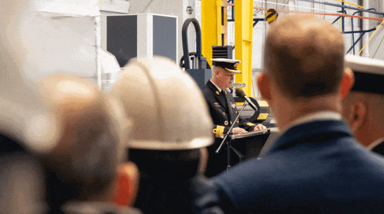 W stoczni Remontowej obyło się cięcie blach pod budowę okrętu SIGINT / Portal Stoczniowy