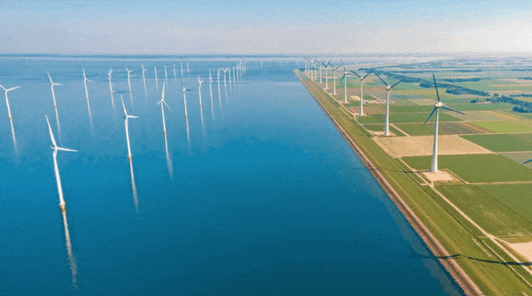 Energetyka wiatrowa na lądzie i na morzu / Portal Stoczniowy