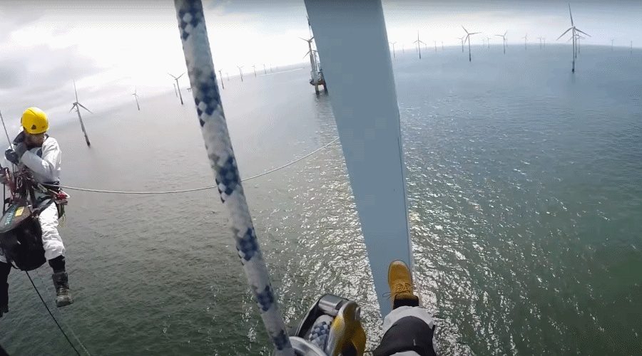 Zawody przyszłości – praca przy Morskich Farmach Wiatrowych: technik serwisu turbin i technik napraw łopat / Portal Stoczniowy 