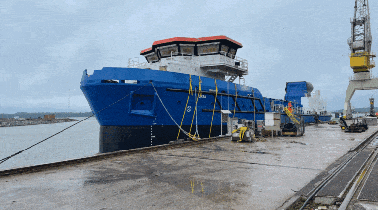 Pogłębiarka URSA / Portal Stoczniowy