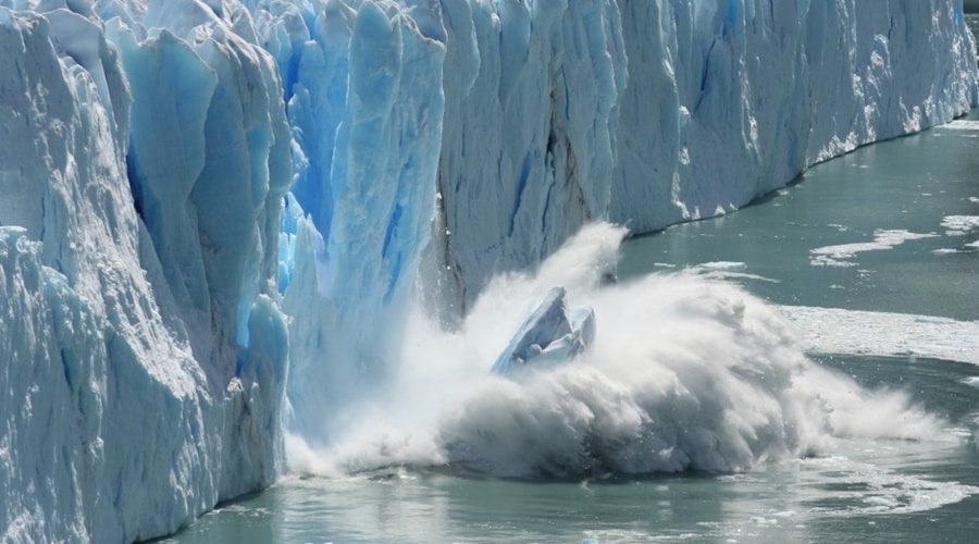 Największa góra lodowa świata A23a "przebudziła się" po latach / Portal Stoczniowy